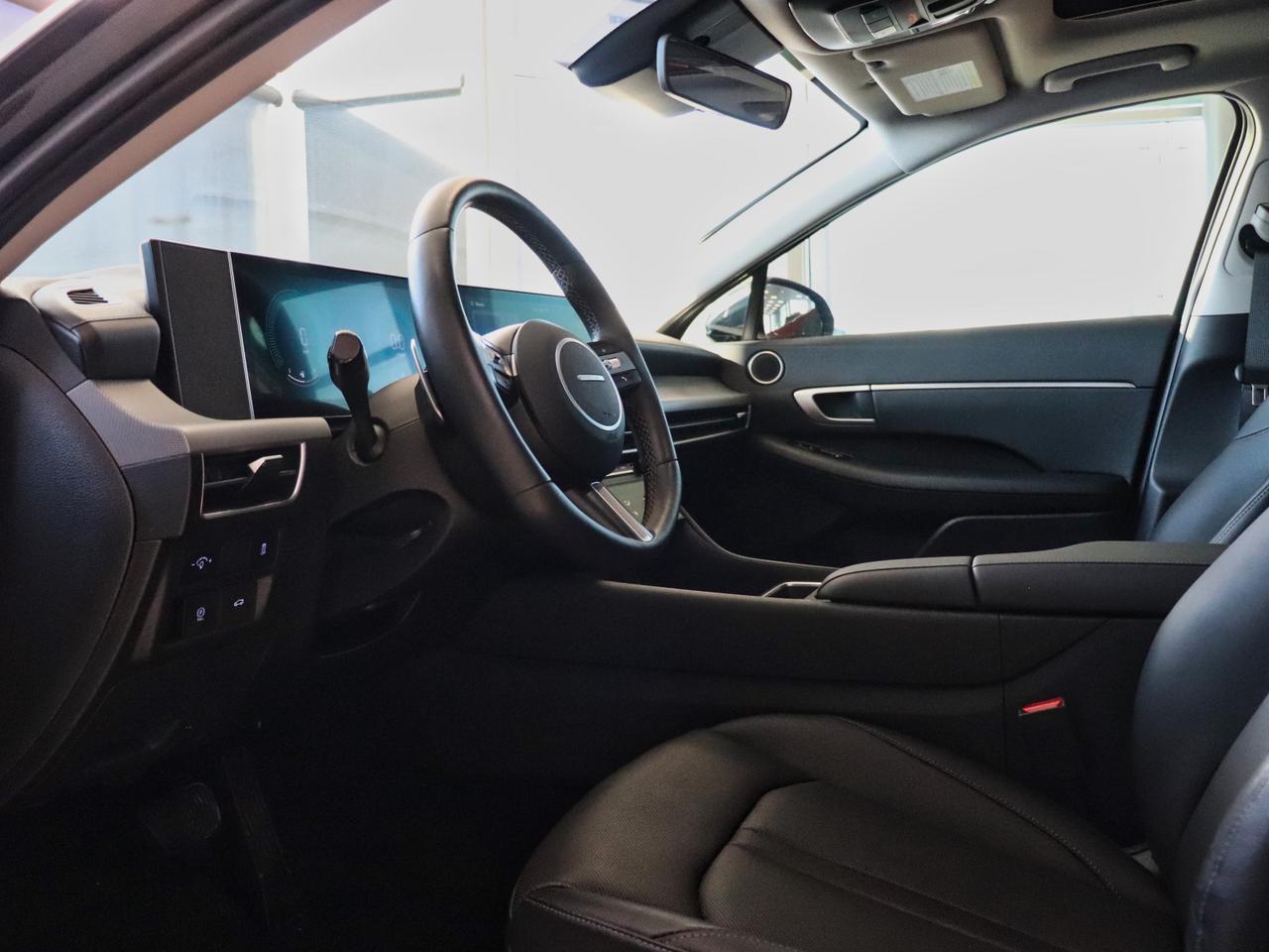 2025 Hyundai Sonata Preferred-Trend - | Leather | Sunroof | Winter Tires Photo