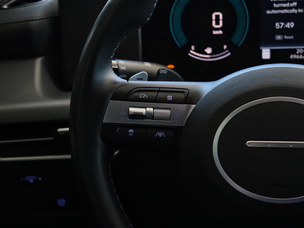 2025 Hyundai Sonata Preferred-Trend - | Leather | Sunroof | Winter Tires Photo