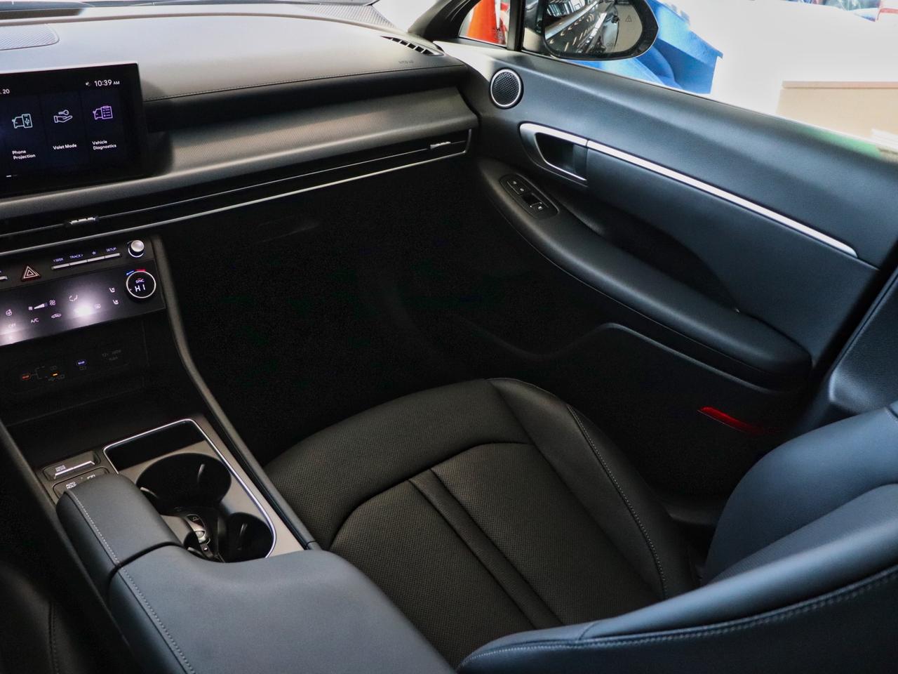 2025 Hyundai Sonata Preferred-Trend - | Leather | Sunroof | Winter Tires Photo