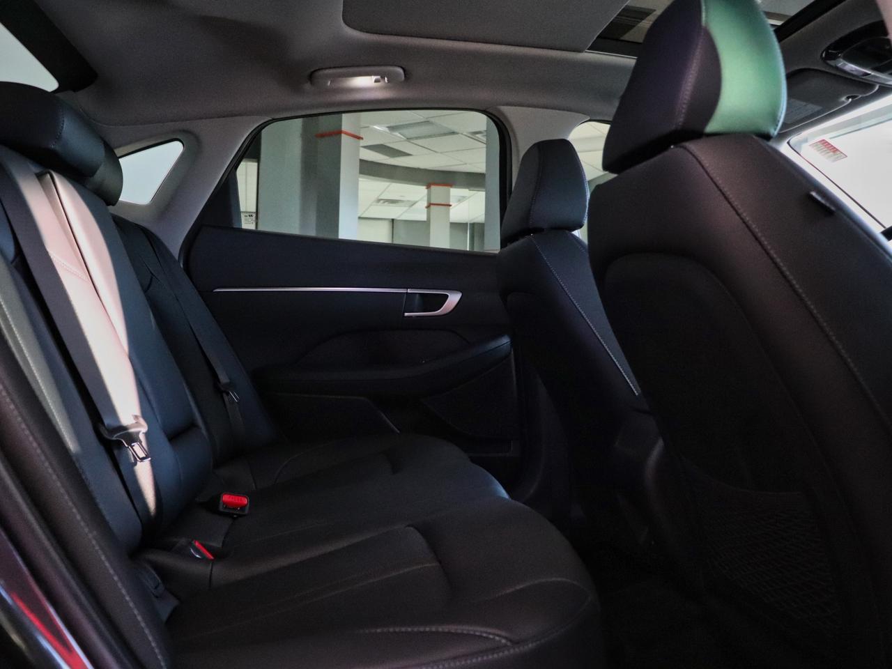 2025 Hyundai Sonata Preferred-Trend - | Leather | Sunroof | Winter Tires Photo