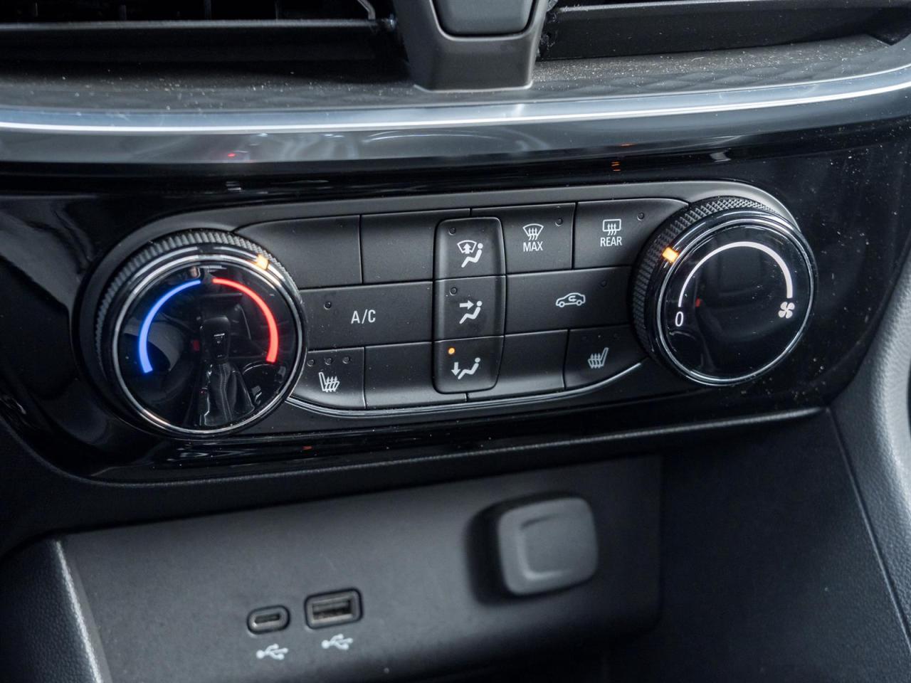 2024 Buick Encore GX Sport Touring AWD- Heated Steering Wheel Photo