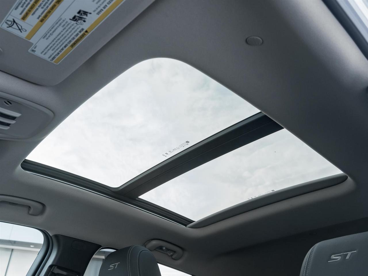 2024 Buick Encore GX Sport Touring AWD- Heated Steering Wheel Photo