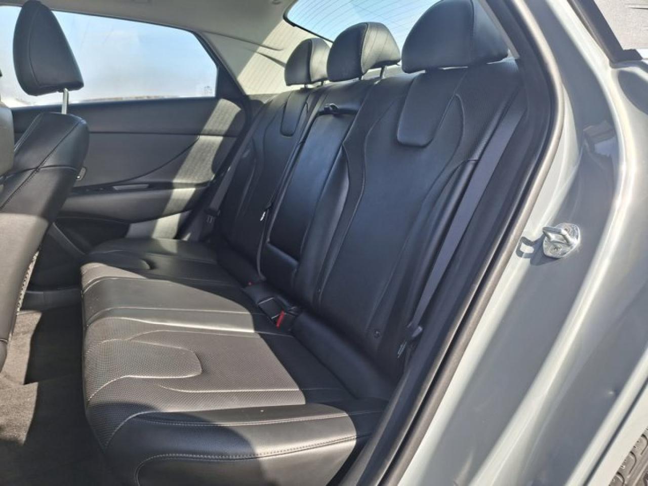 2022 Hyundai Elantra Ultimate | Tech Package | Sunroof | Leather | Heated Seats + Steering | Remote Start | and More ! Photo