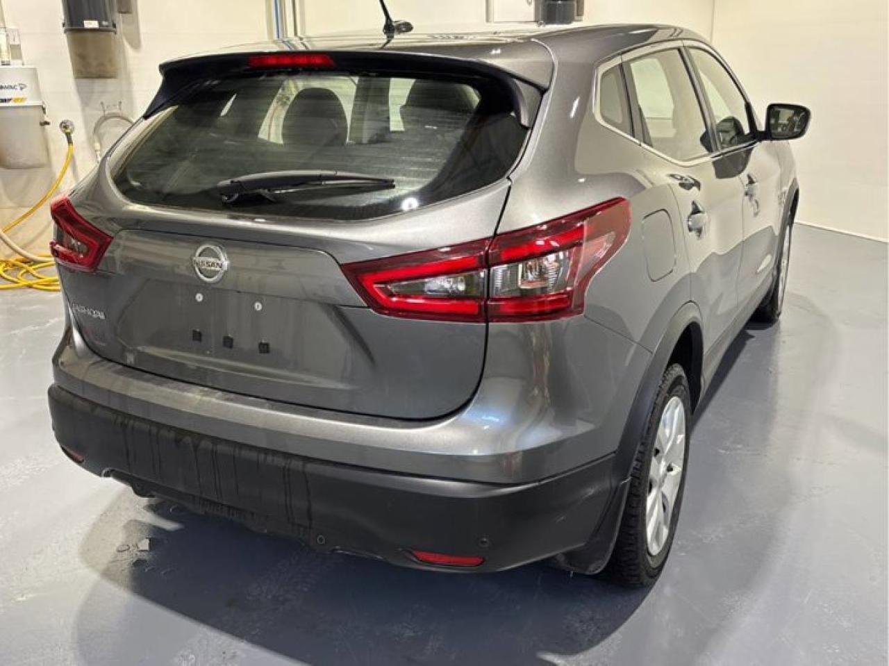 2021 Nissan Qashqai S | 6-Speed Manual | CarPlay + Android | Rear Camera | BSM | and More ! Photo3