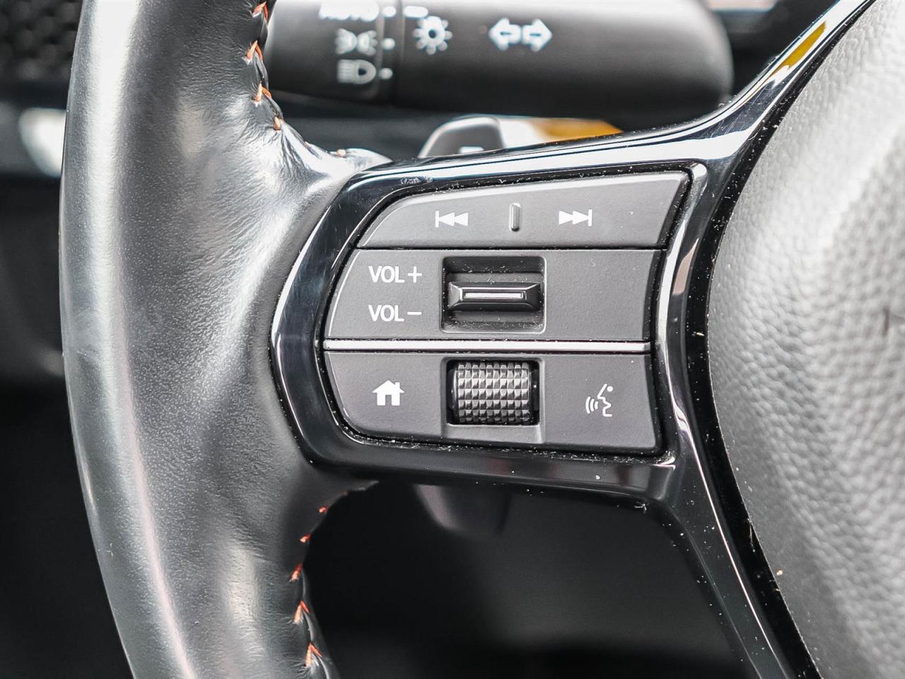 2023 Honda CR-V Hybrid Touring Photo