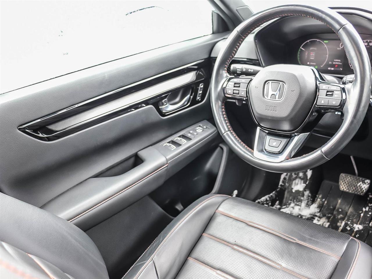 2023 Honda CR-V Hybrid Touring Photo