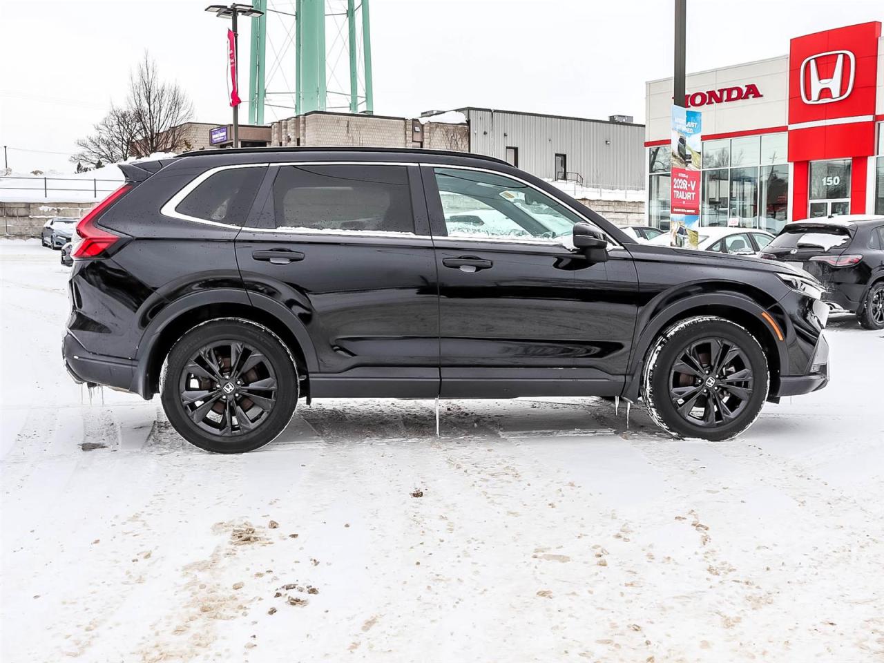 2023 Honda CR-V Hybrid Touring Photo2