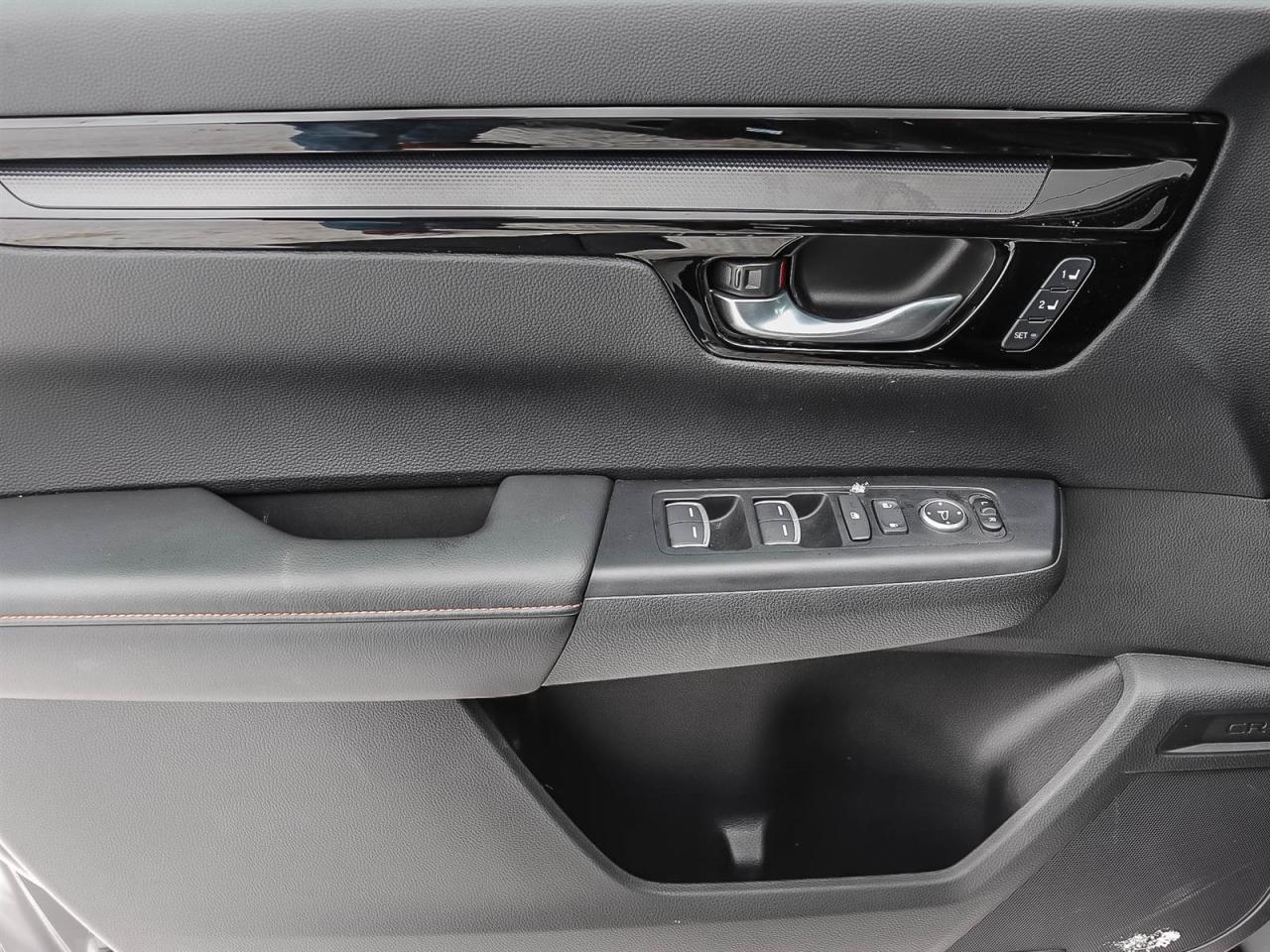 2023 Honda CR-V Hybrid Touring Photo