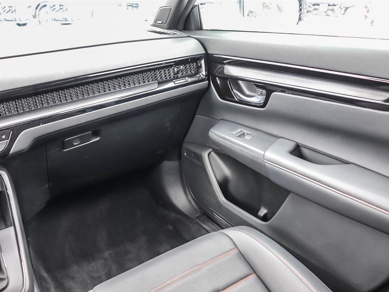 2023 Honda CR-V Hybrid Touring Photo