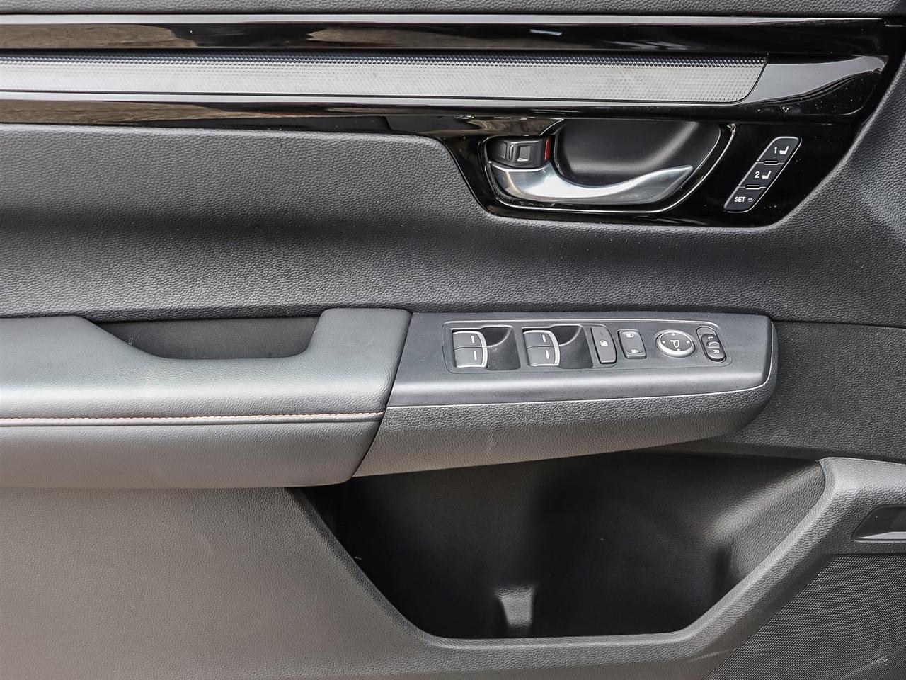 2023 Honda CR-V Hybrid Touring Photo