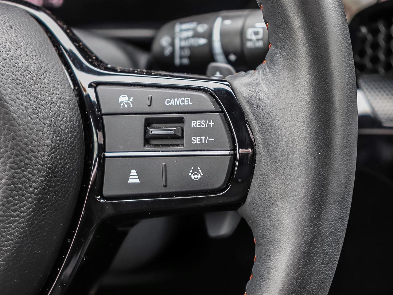 2023 Honda CR-V Hybrid Touring Photo