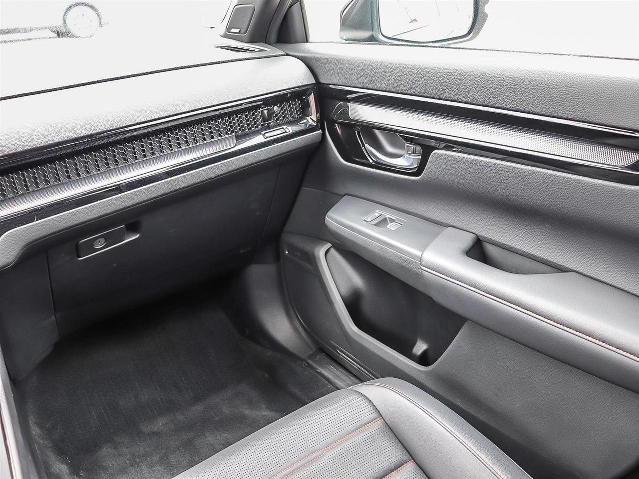 2023 Honda CR-V Hybrid Touring Photo