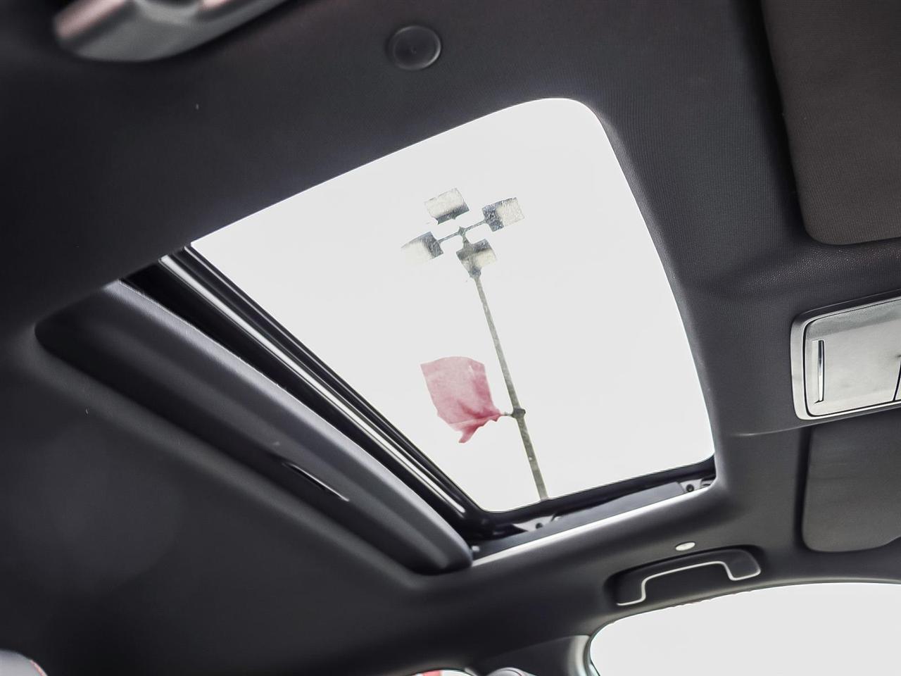 2023 Honda CR-V Hybrid Touring Photo