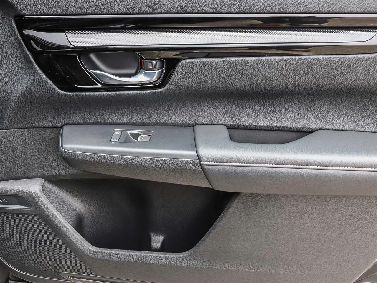 2023 Honda CR-V Hybrid Touring Photo