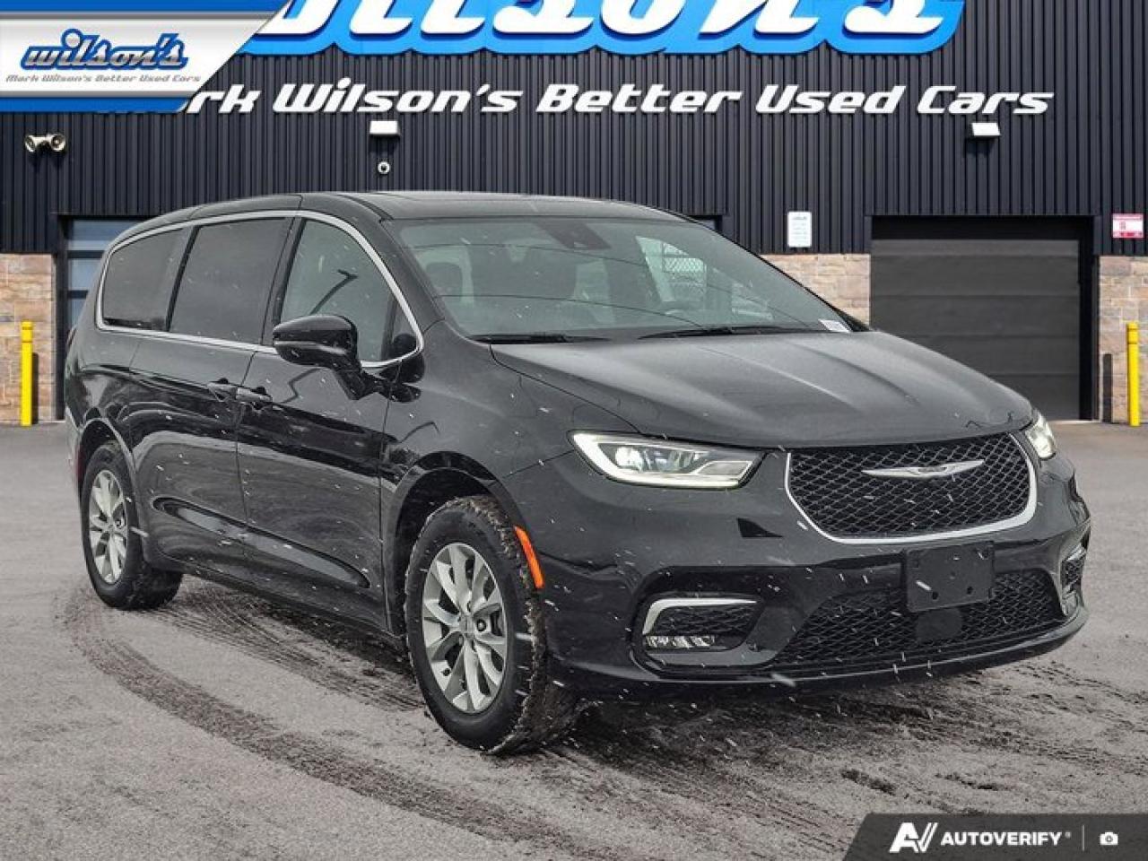 2025 Chrysler Pacifica Select AWD | Sunroof | Leatherette | Power Sliding Doors + Hatch | Remote Start | CarPlay + Android Photo