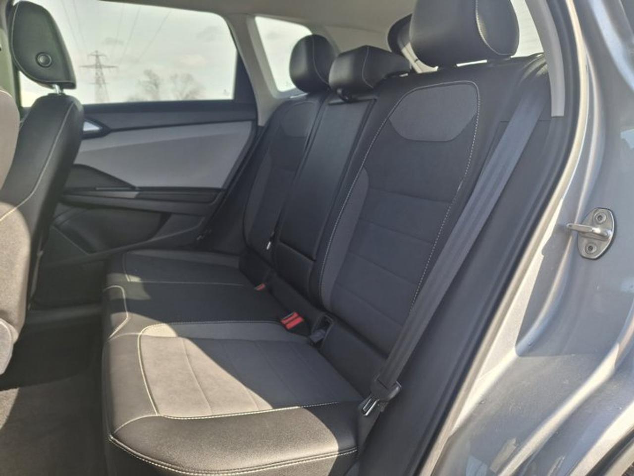 2024 Volkswagen Taos Comfortline AWD | Split Leather | Heated Seats | Remote Start | Adaptive Cruise | Carplay and More ! Photo