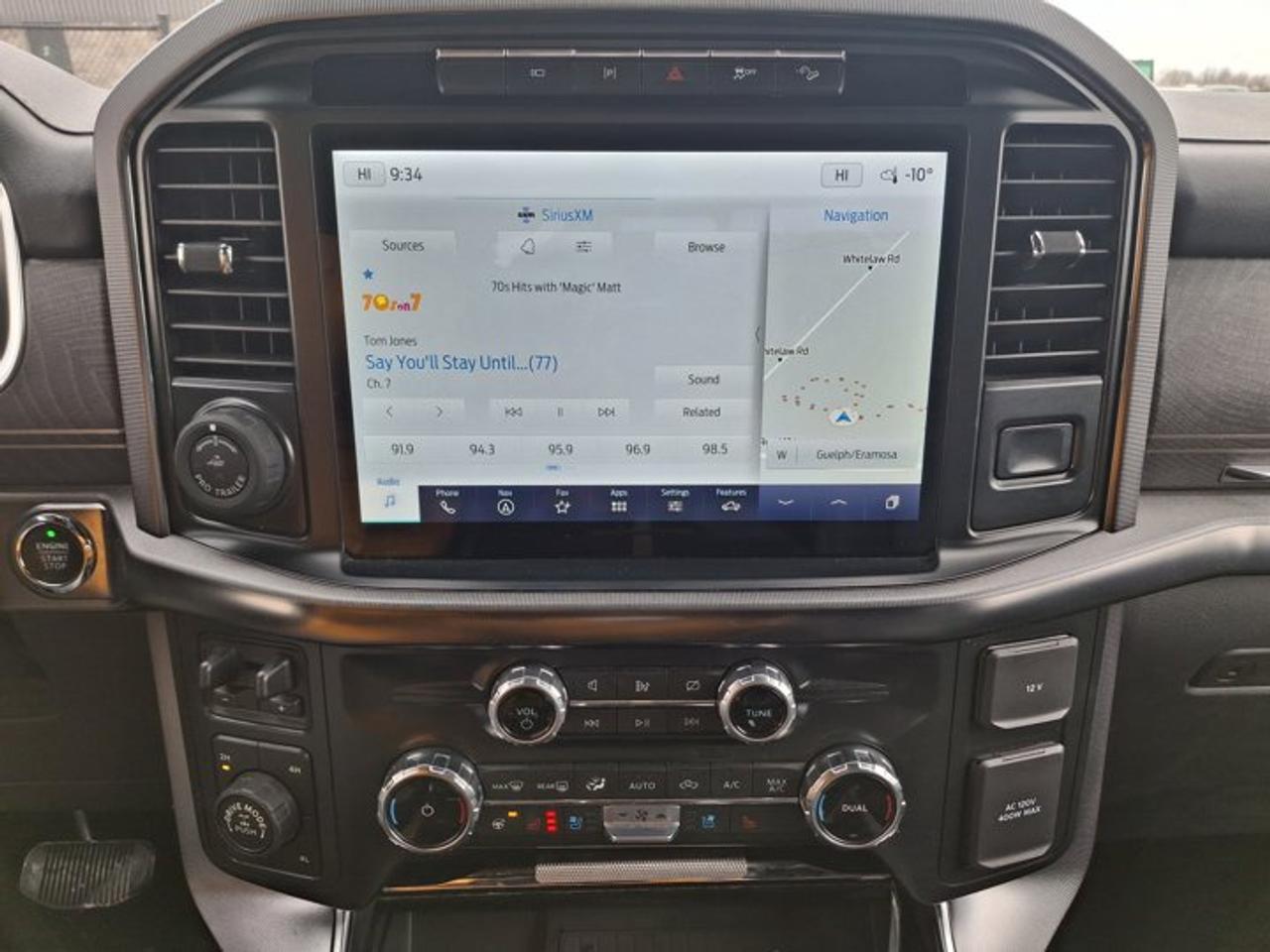 2022 Ford F-150 Platinum 4X4 | 5.0L V8| FX4 PKG | Leather | Pano Roof | 360 Camera | Tow Pkg | Wireless Charging | Photo3