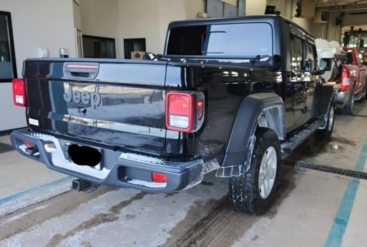 2020 Jeep Gladiator Sport S 4X4 | Tow Pkg | Remote Start | CarPlay + Android | Spray-in Liner | Rear Camera | and More ! Photo3