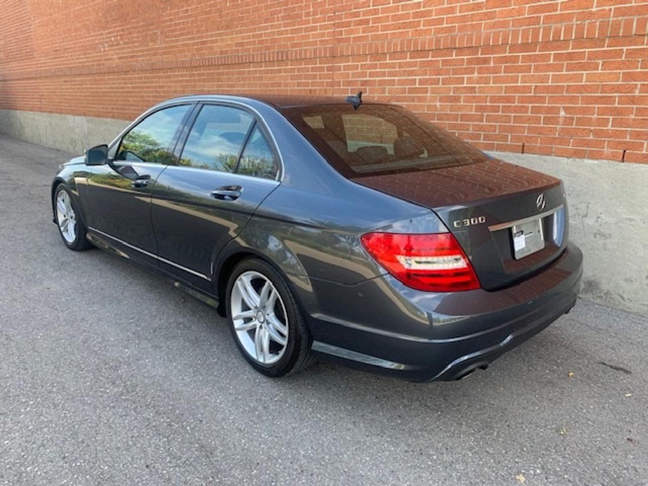 2013 Mercedes-Benz C300 4-MATIC Photo2