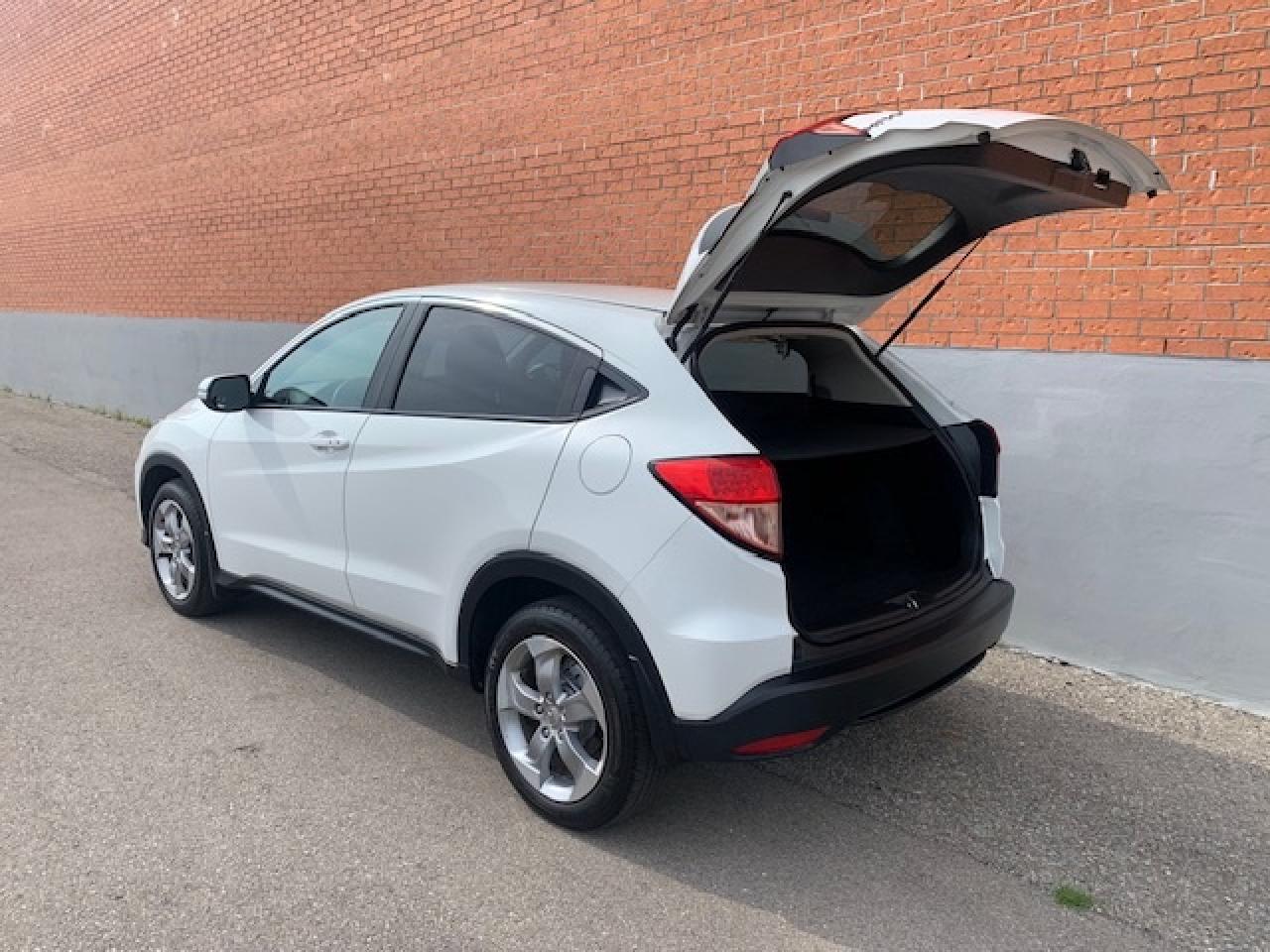 2017 Honda HR-V EX AWD Photo3