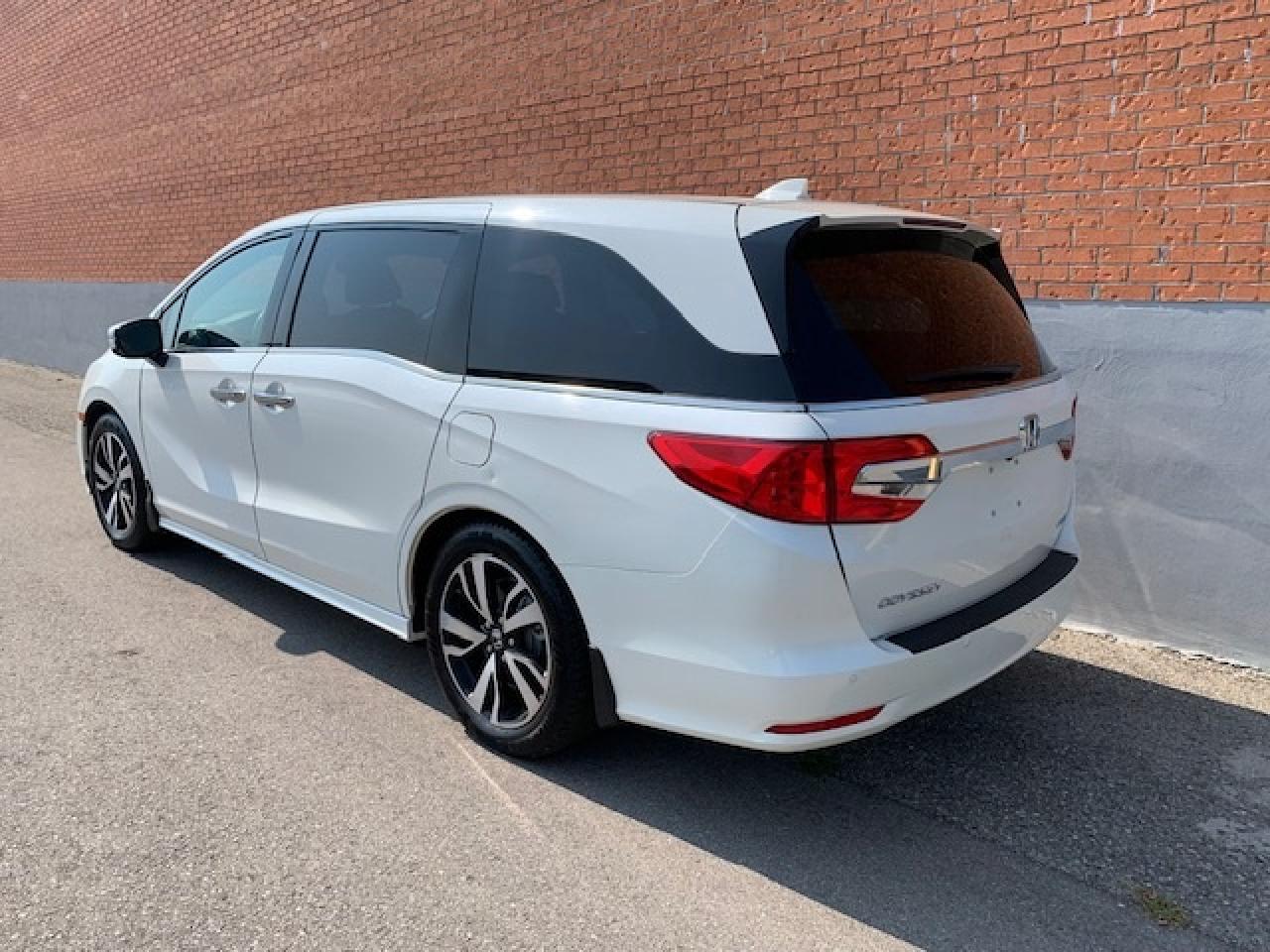 2018 Honda Odyssey Touring Photo