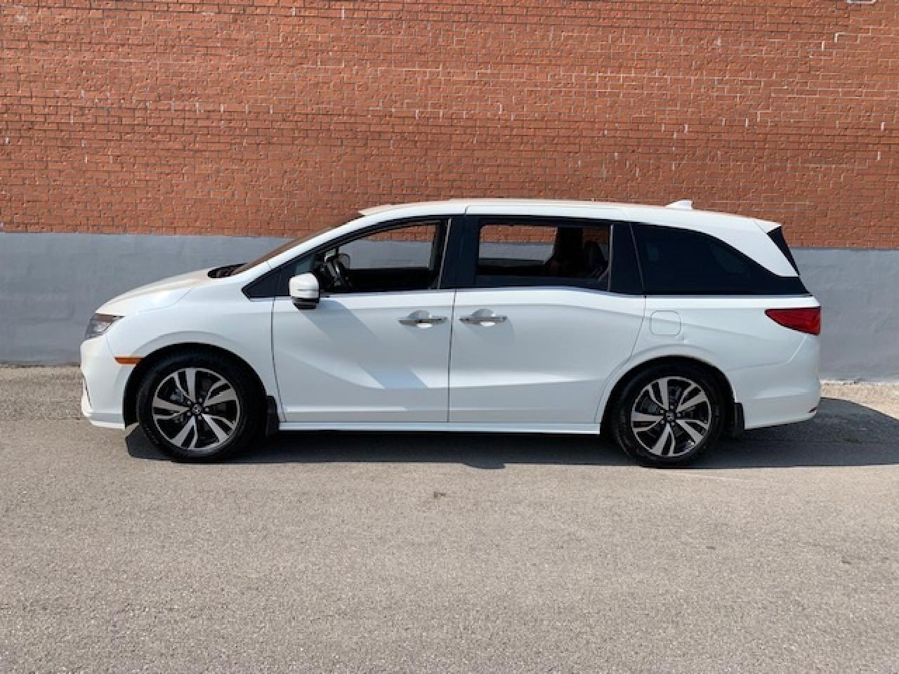 2018 Honda Odyssey Touring Photo