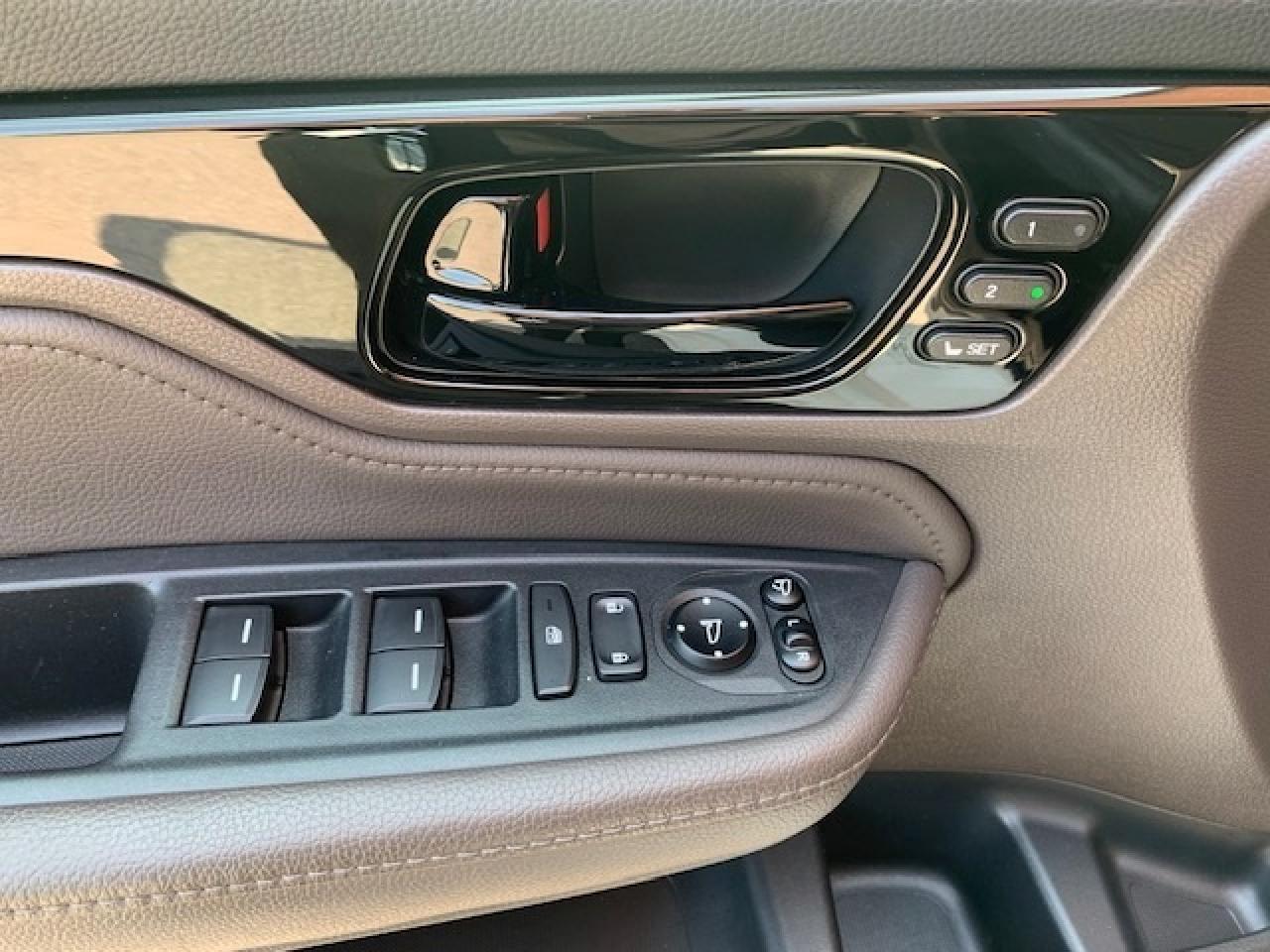 2018 Honda Odyssey Touring Photo