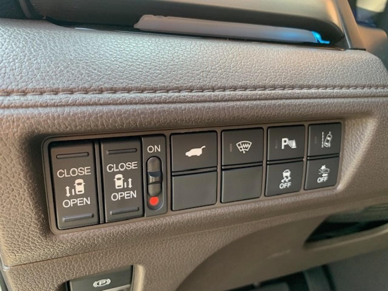 2018 Honda Odyssey Touring Photo