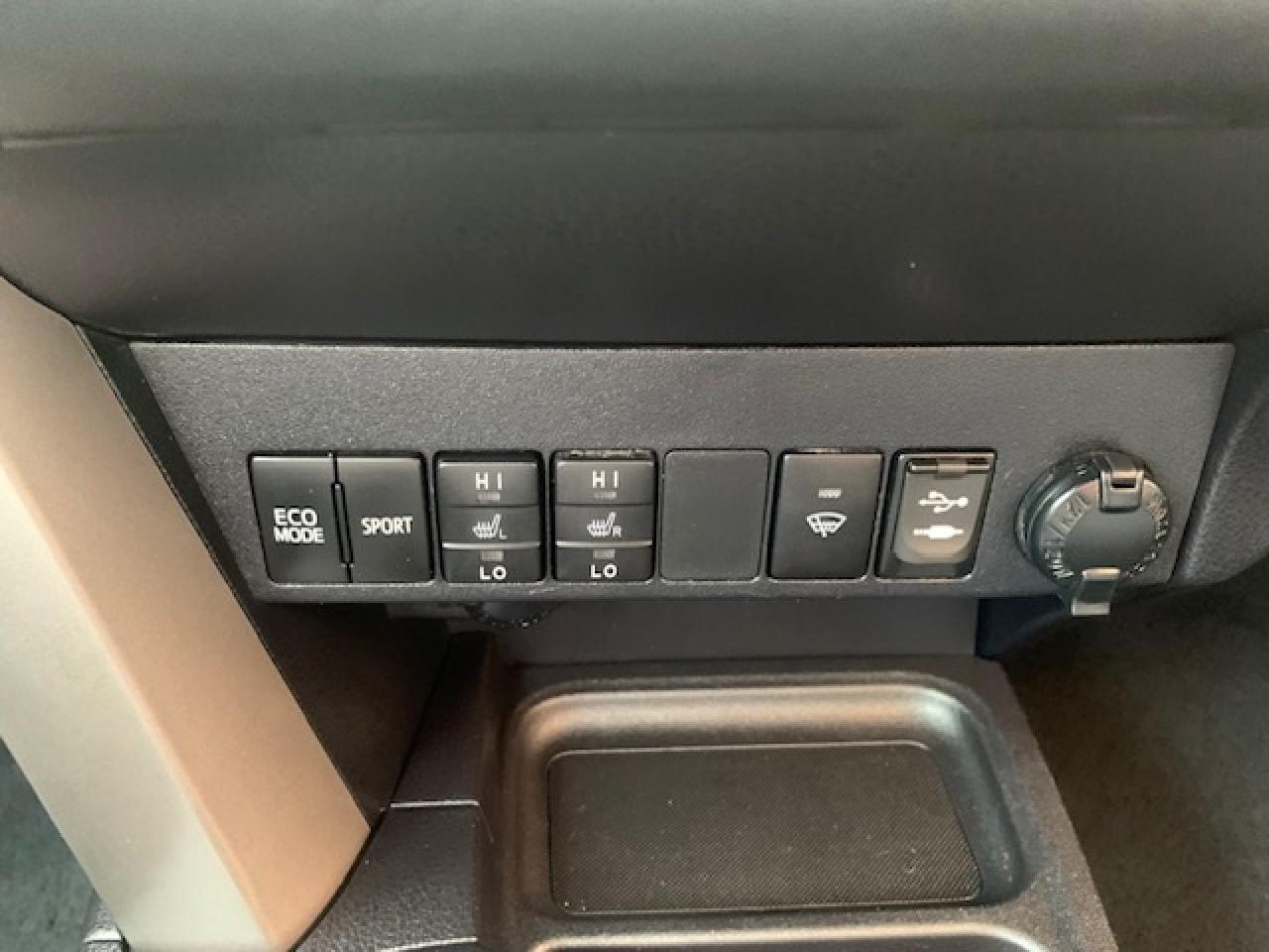 2016 Toyota RAV4 XLE Photo