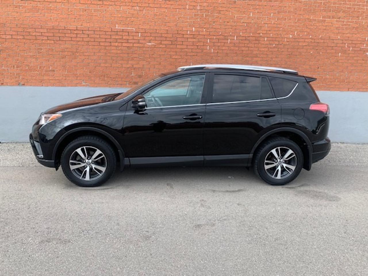 2016 Toyota RAV4 XLE Photo