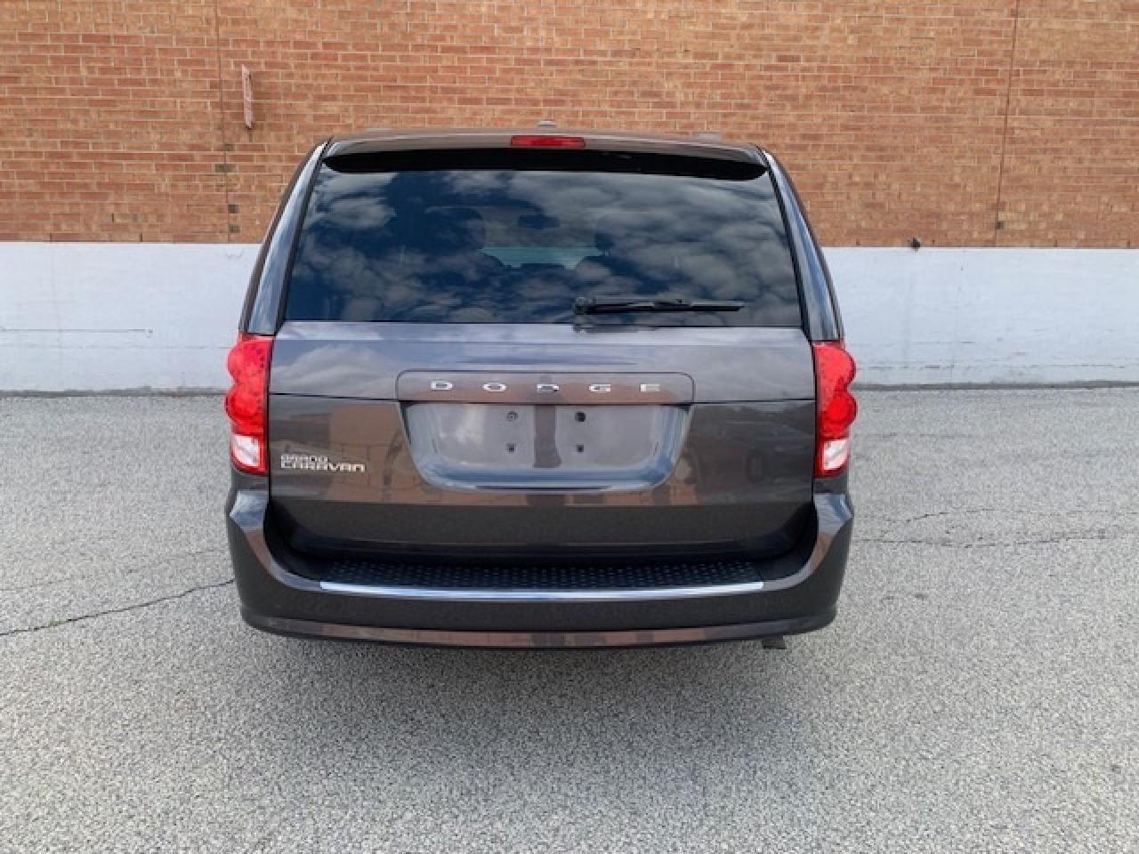 2017 Dodge Grand Caravan SXT Premium Plus Photo