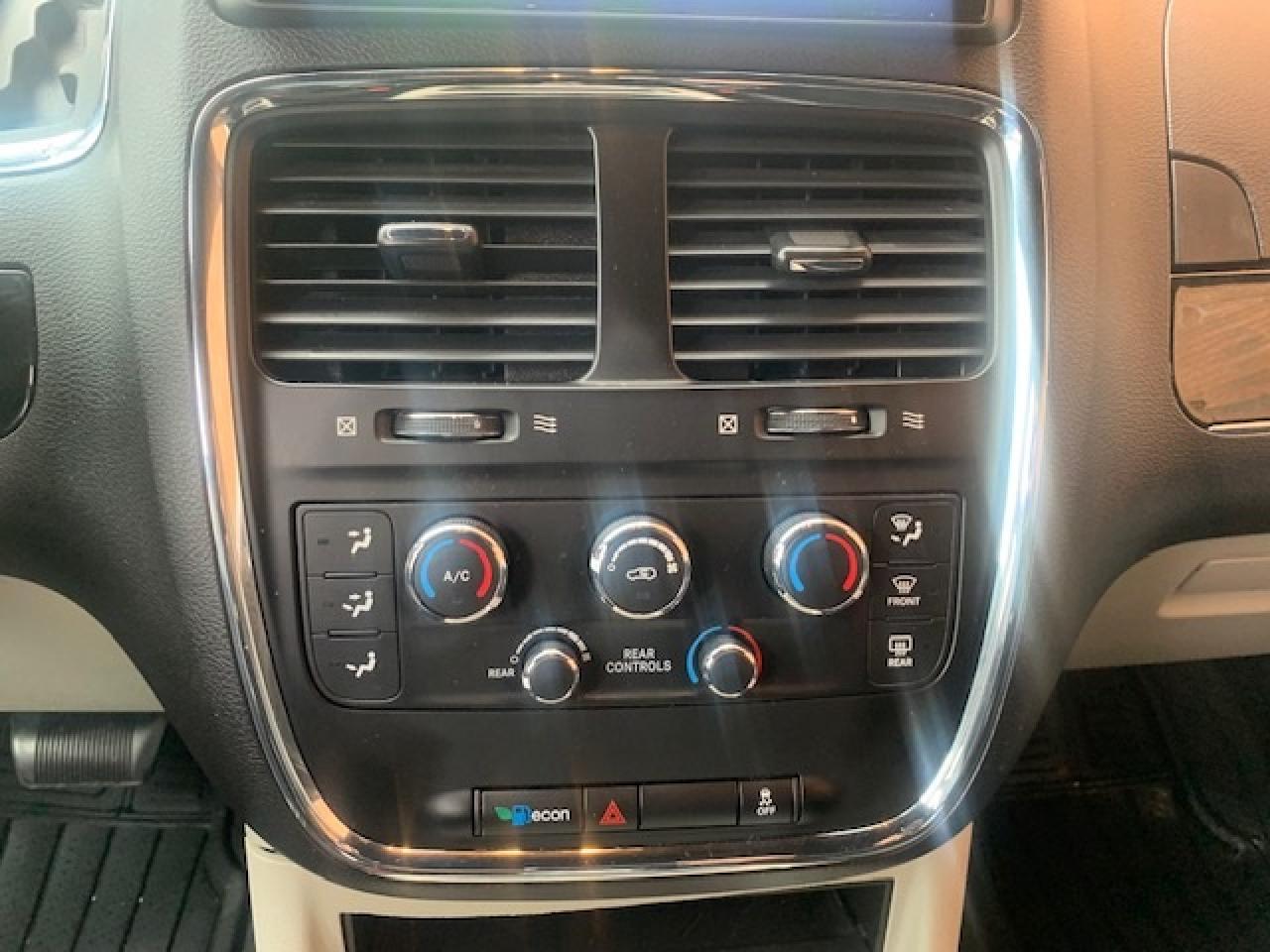 2017 Dodge Grand Caravan SXT Premium Plus Photo