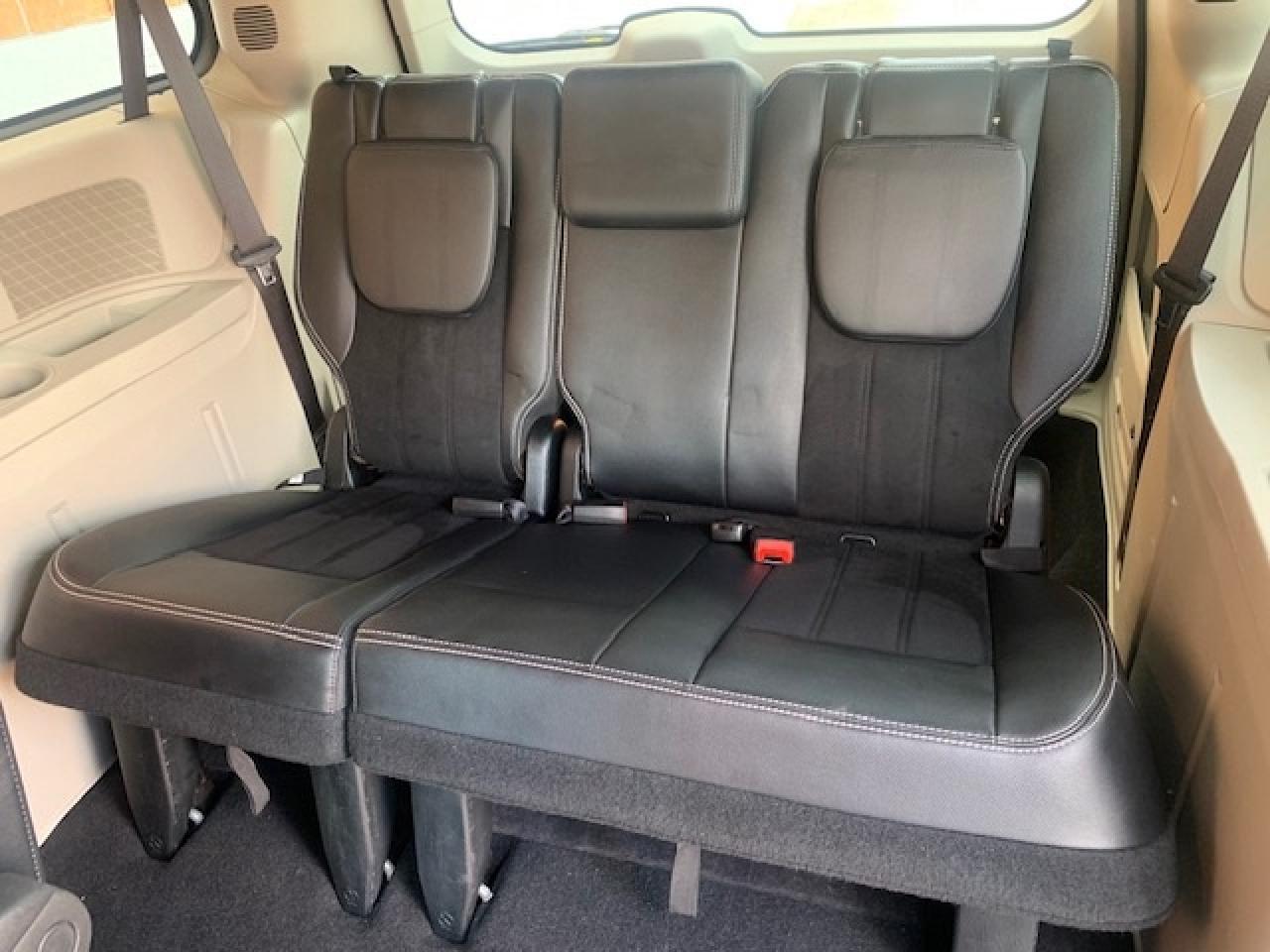 2017 Dodge Grand Caravan SXT Premium Plus Photo