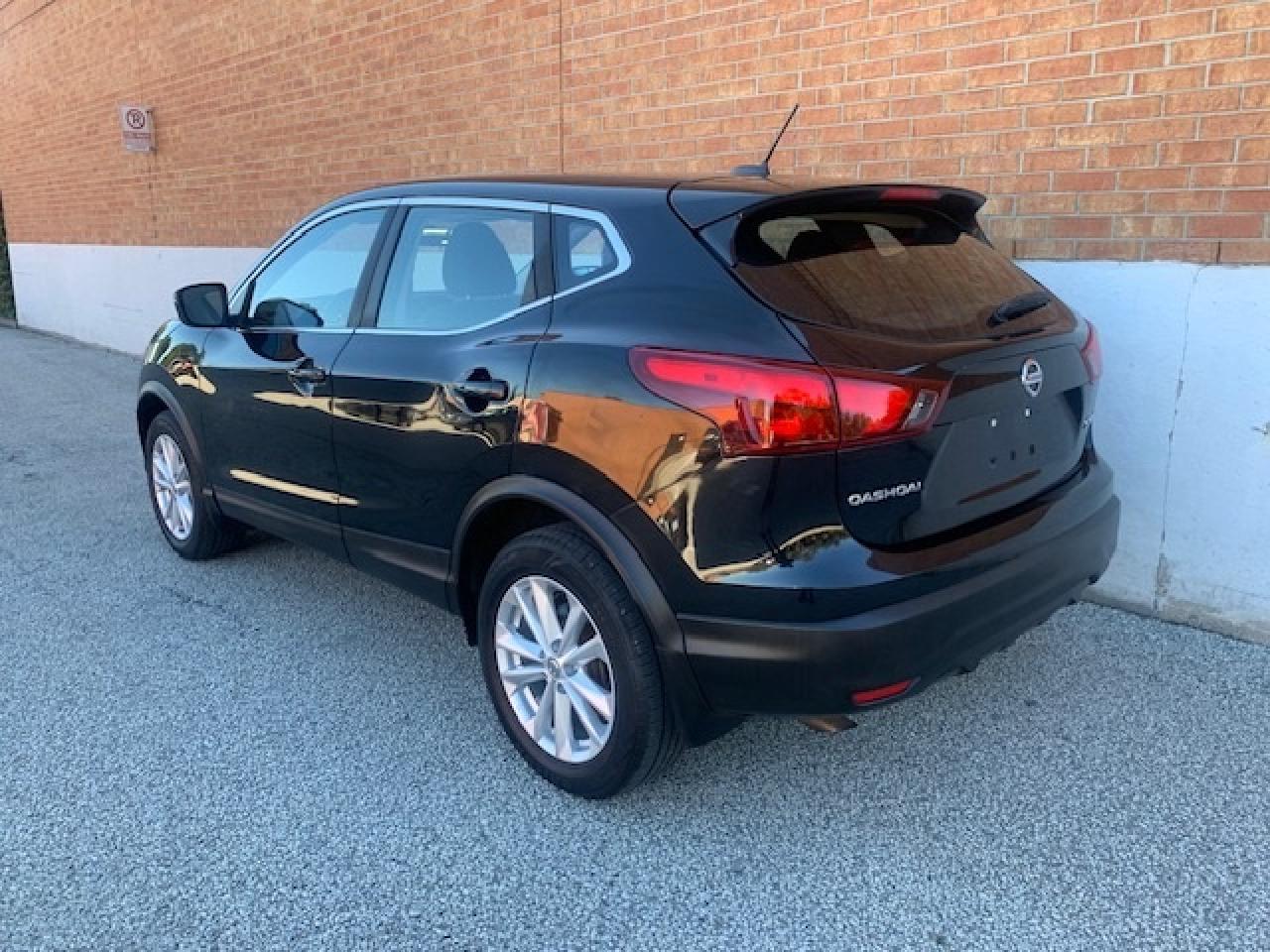 2017 Nissan Qashqai SV AWD Photo2