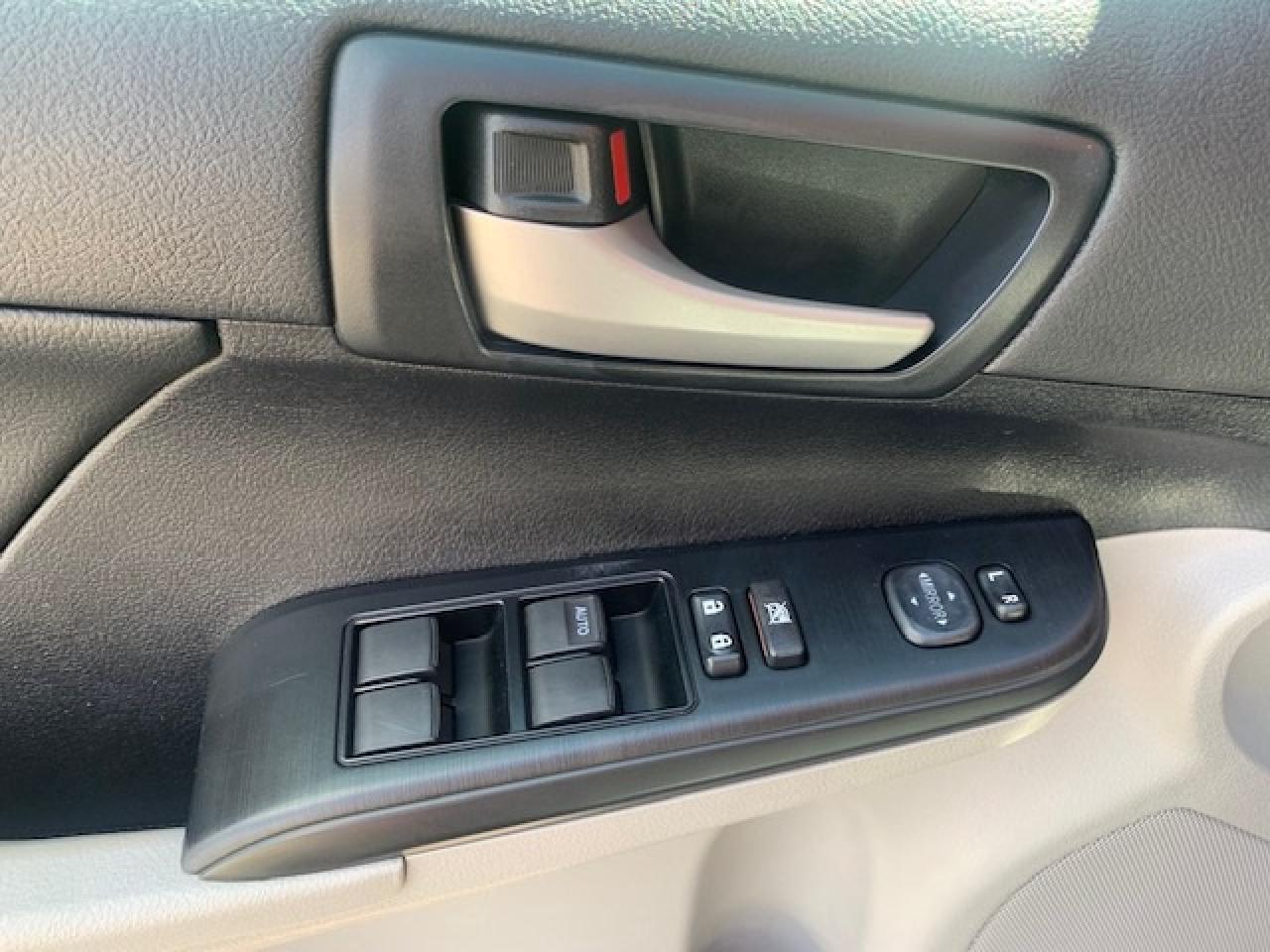 2014 Toyota Camry LE Photo