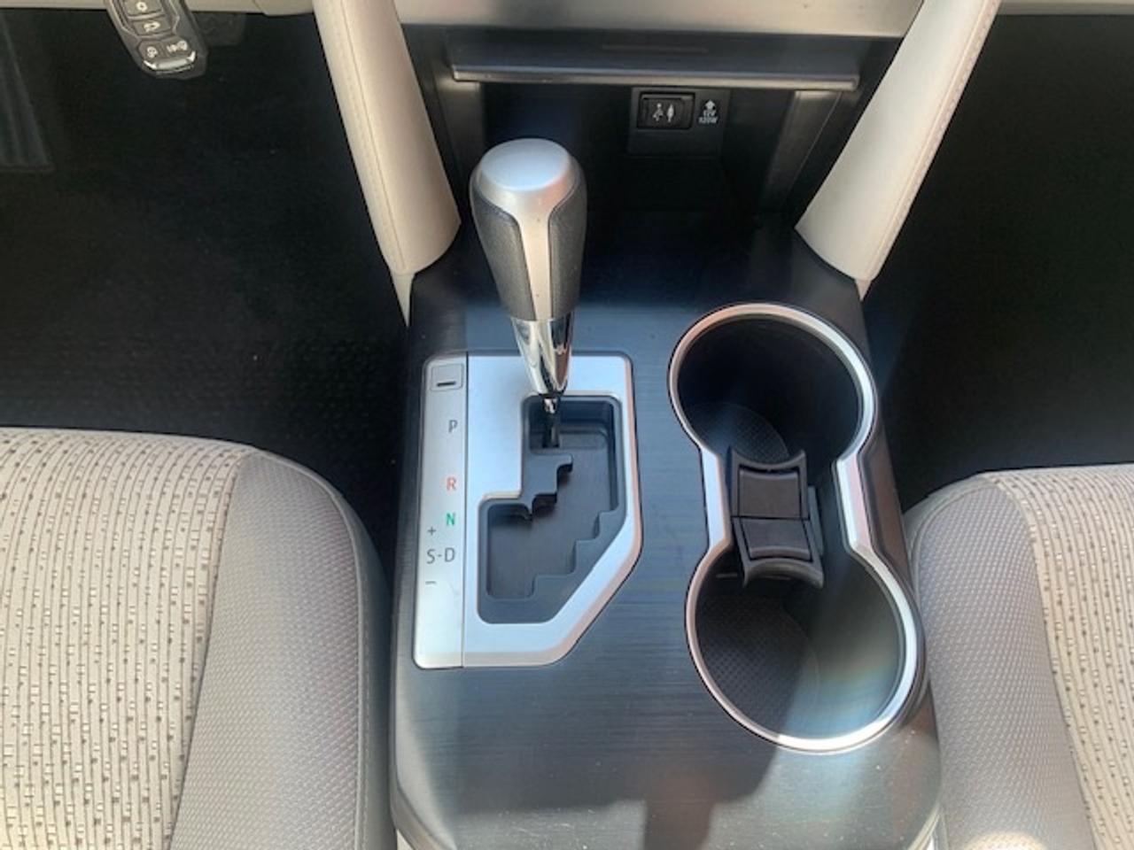2014 Toyota Camry LE Photo