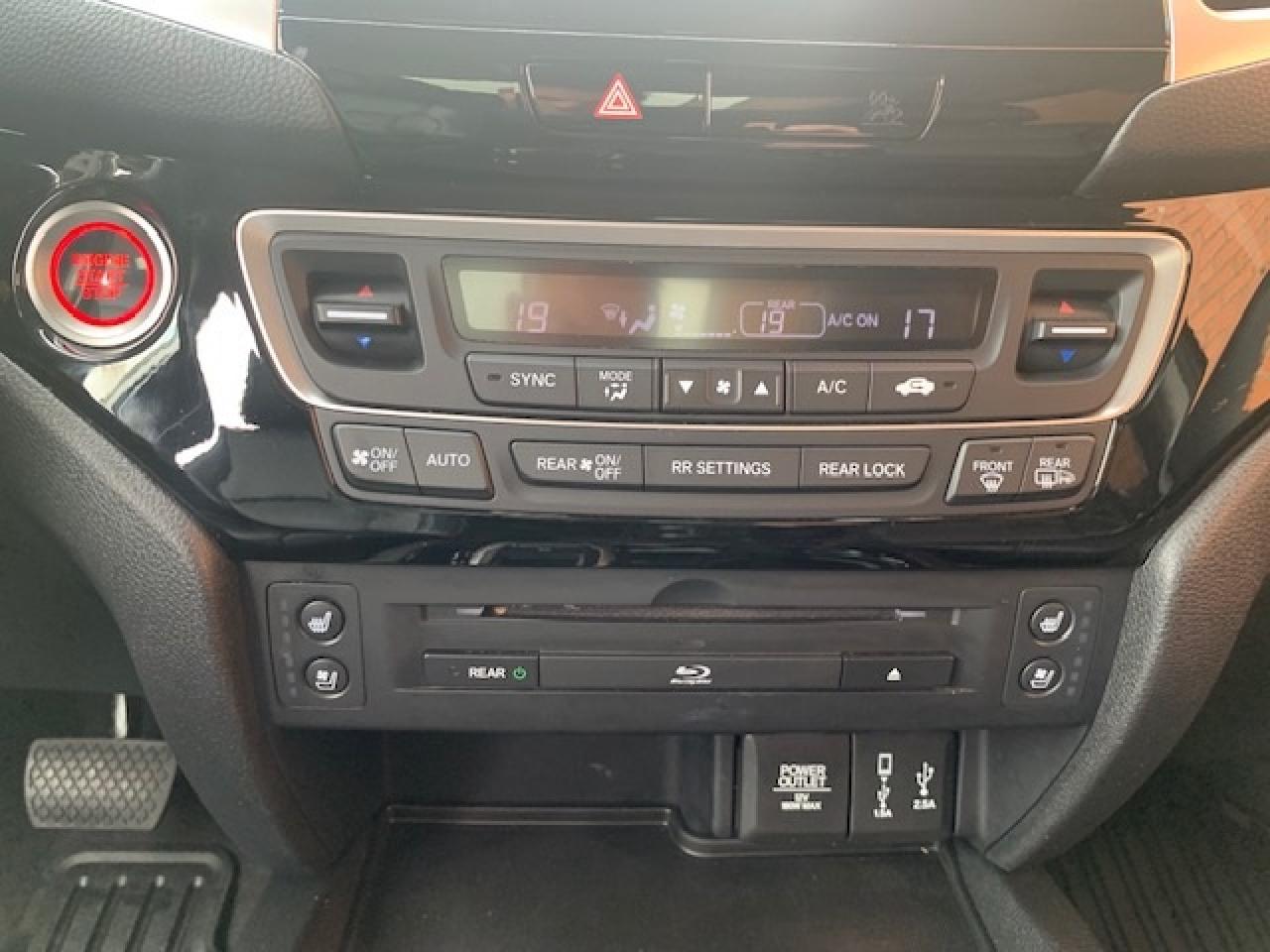 2017 Honda Pilot Touring AWD Photo