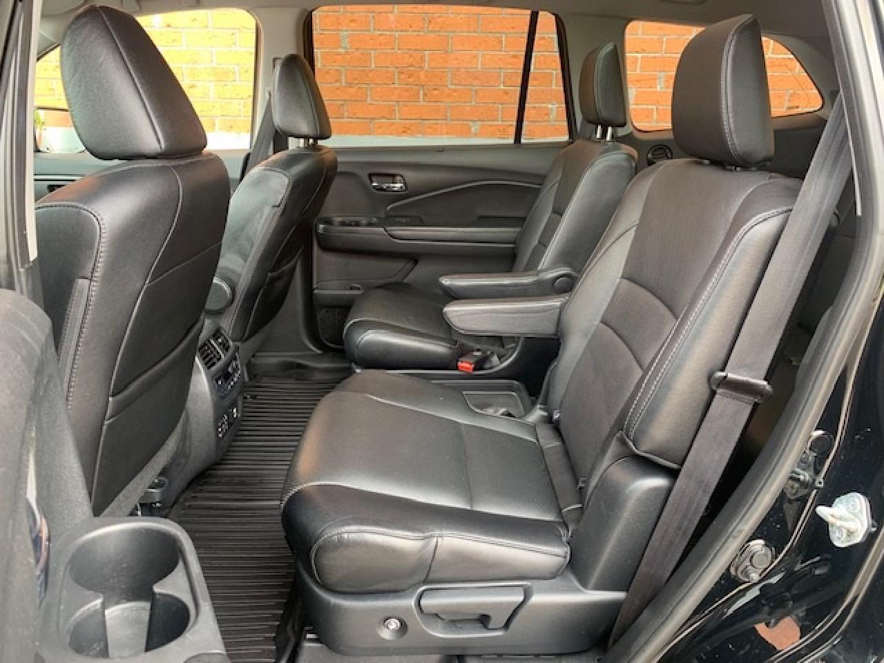 2017 Honda Pilot Touring AWD Photo