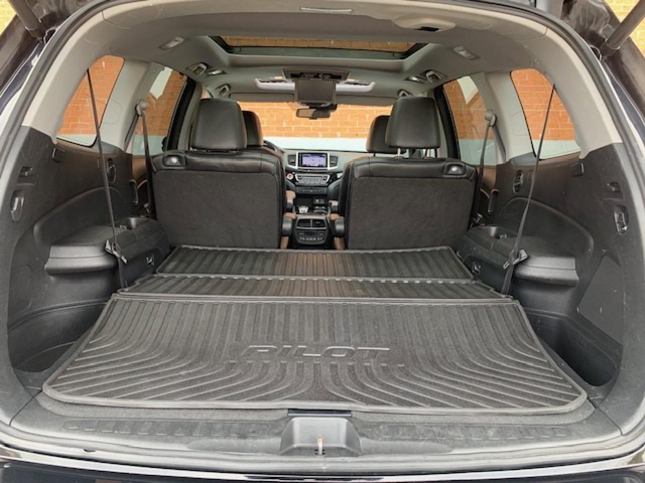 2017 Honda Pilot Touring AWD Photo