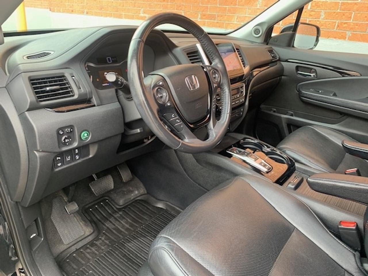 2017 Honda Pilot Touring AWD Photo