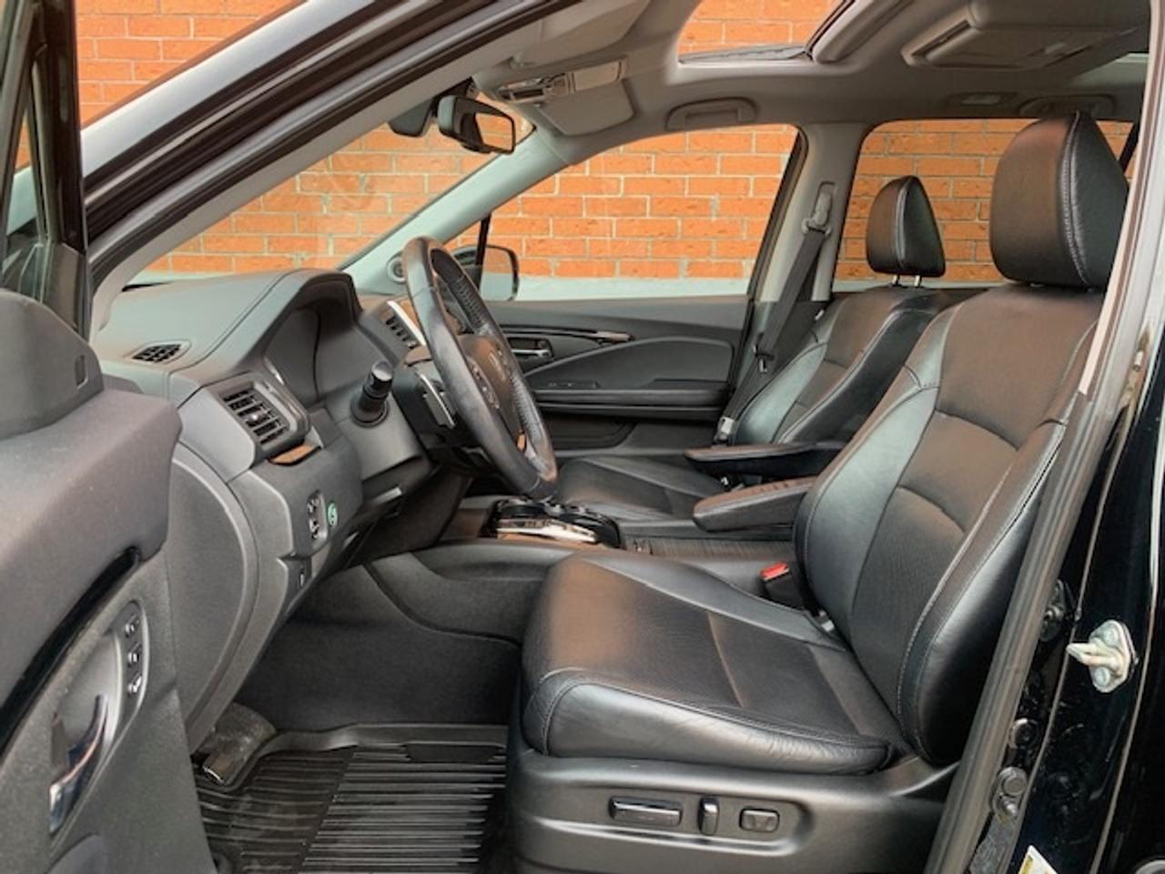 2017 Honda Pilot Touring AWD Photo