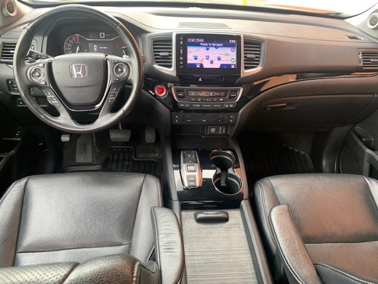 2017 Honda Pilot Touring AWD Photo