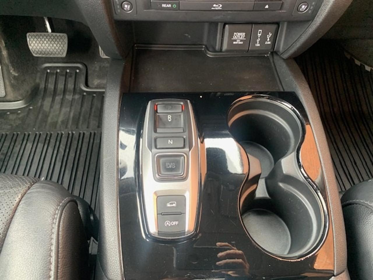 2017 Honda Pilot Touring AWD Photo