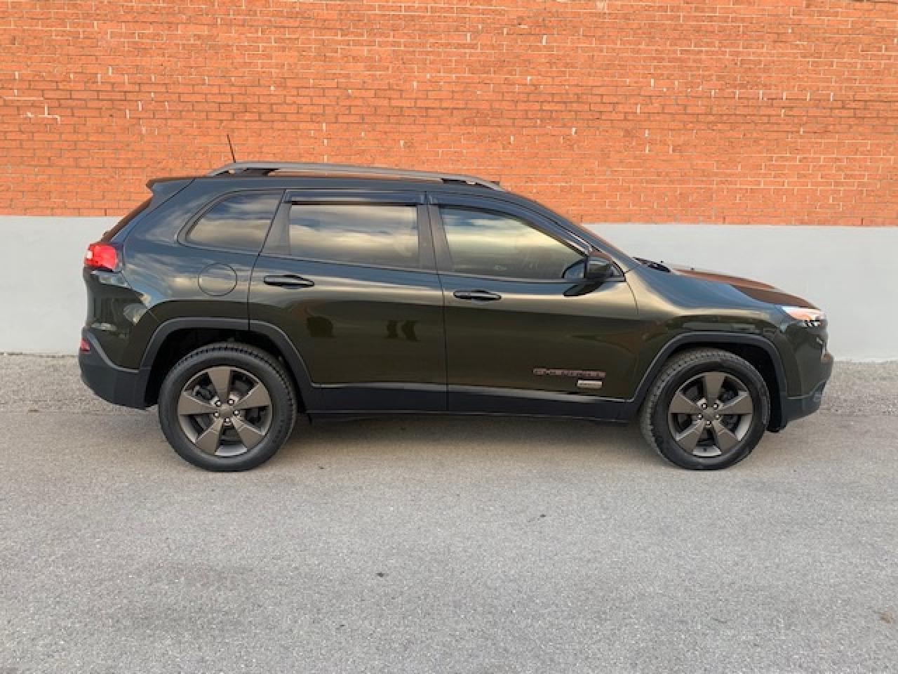 2016 Jeep Cherokee LATITUDE 4X4 V6 Photo