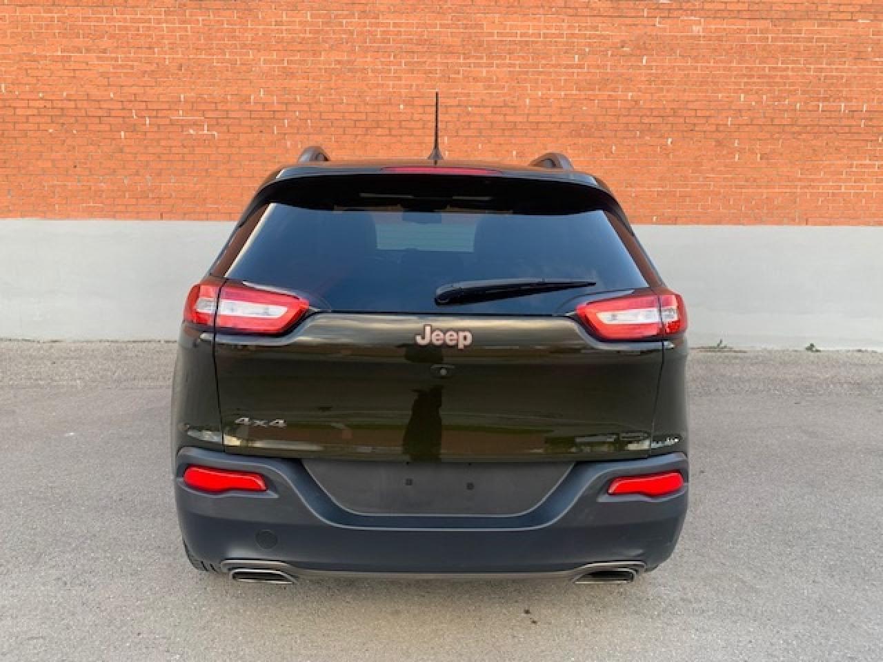 2016 Jeep Cherokee LATITUDE 4X4 V6 Photo