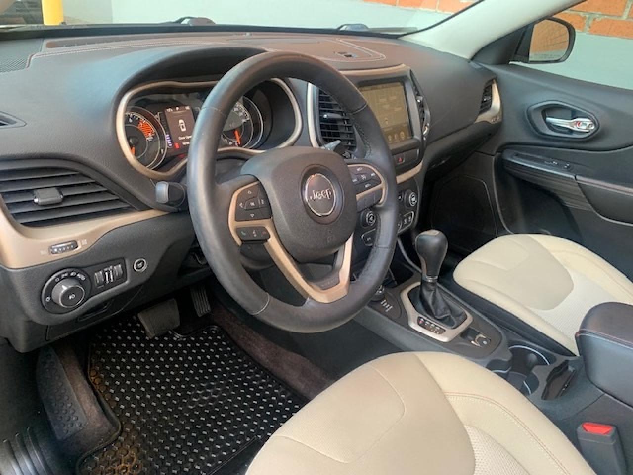 2016 Jeep Cherokee LATITUDE 4X4 V6 Photo