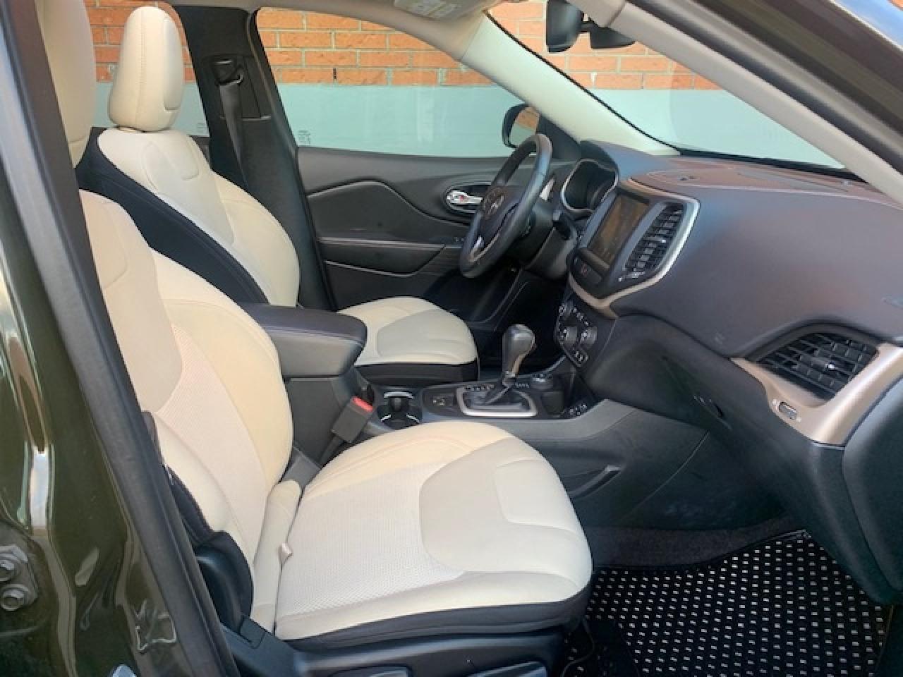 2016 Jeep Cherokee LATITUDE 4X4 V6 Photo