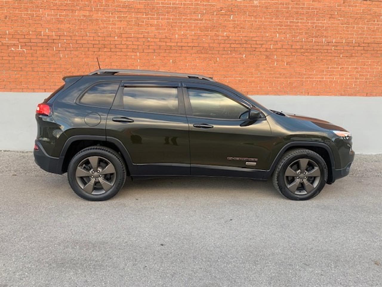 2016 Jeep Cherokee LATITUDE 4X4 V6 Photo