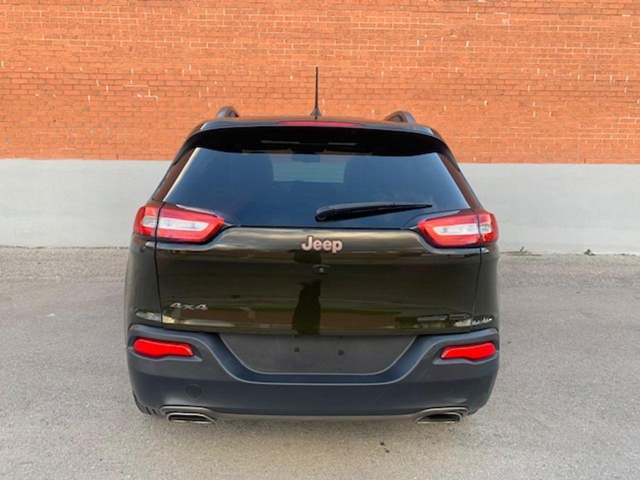 2016 Jeep Cherokee LATITUDE 4X4 V6 Photo