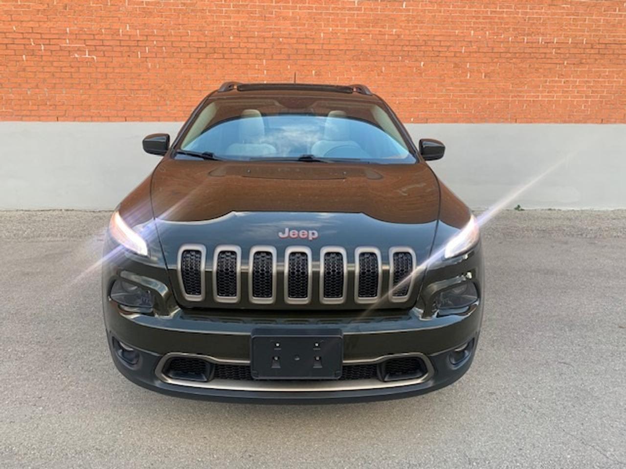 2016 Jeep Cherokee LATITUDE 4X4 V6 Photo